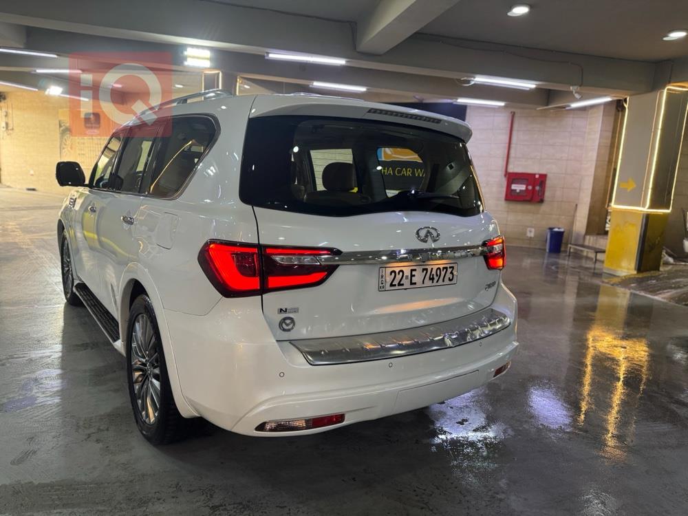 Infiniti QX80
